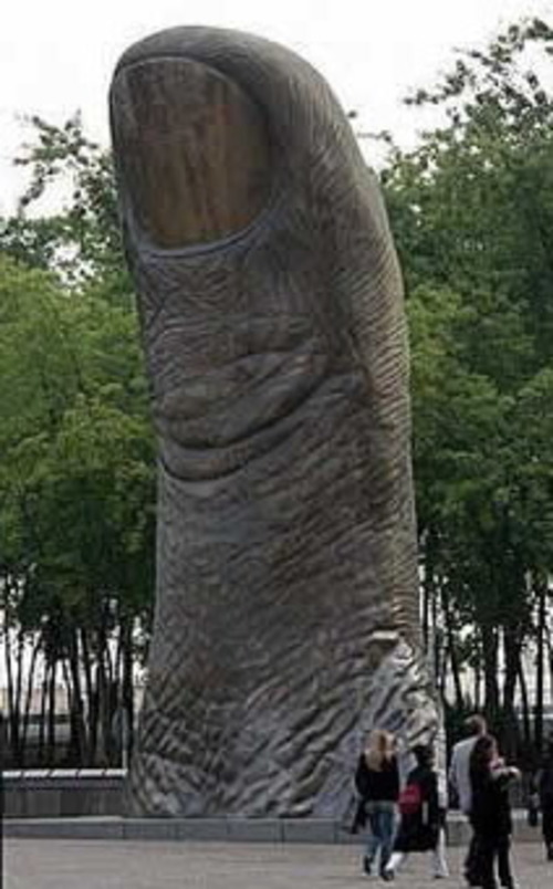 Medium_strange-statues_-_bilakh2