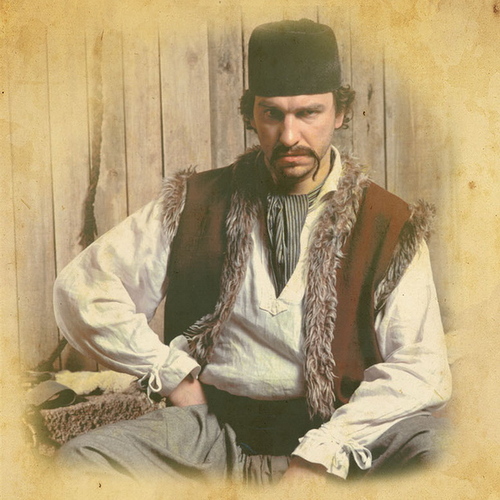 Medium_crni-gruja-i-kamen-mudrosti