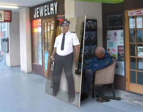 Medium_policeman